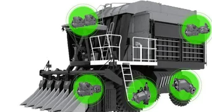 Cotton picker with Hytek hydraulic pumps and motors on travel and picking system